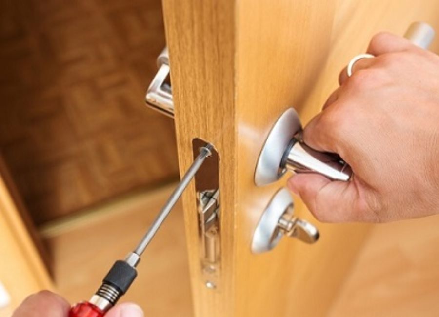 Bảng Giá Dịch Vụ Mở Khóa Cửa Nhà Tận Nơi Giá Bình Dân Ở Nha Trang