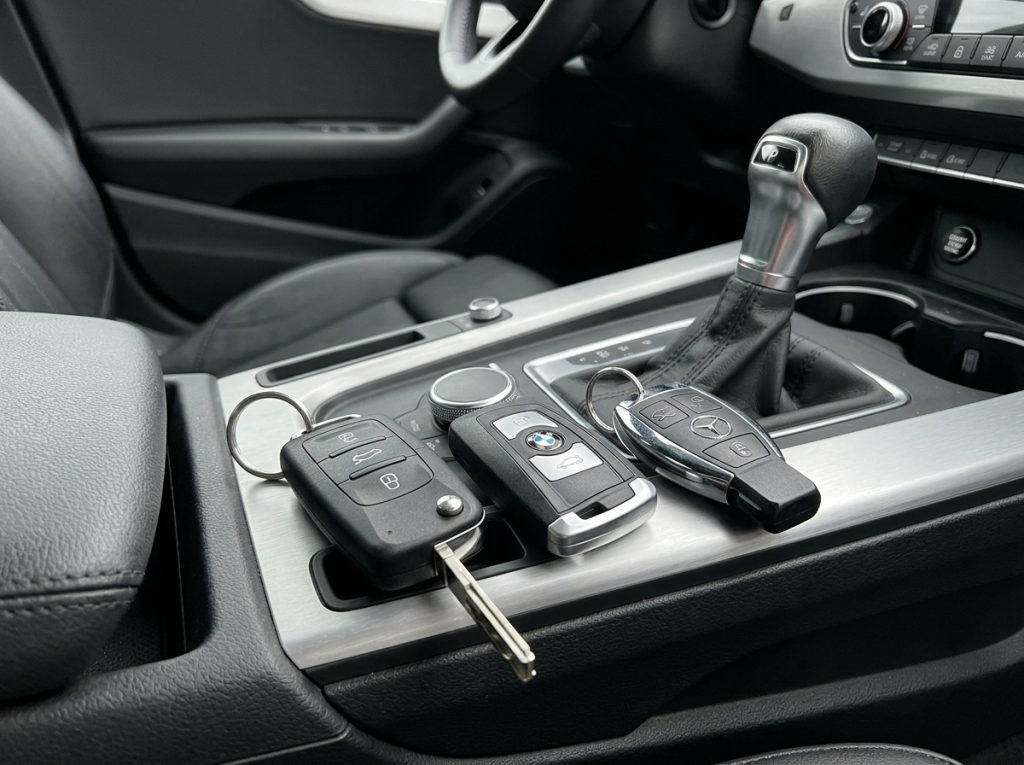 Làm Chìa Khóa Remote, Smartkey Xe Ô Tô Toyota, Hyundai, Kia Tại Nha Trang